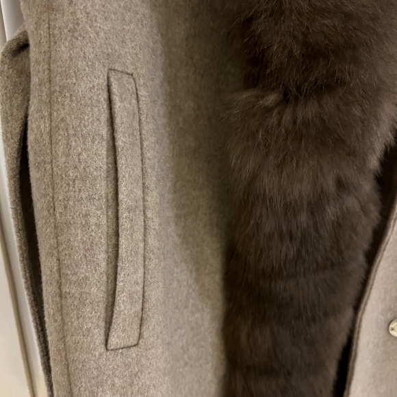 Winter coat with fur collar - Picture 4 of 7